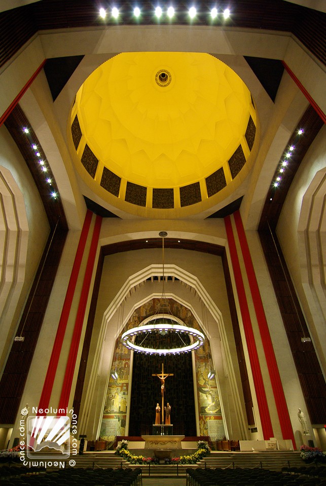 Inside St-Joseph Oratory