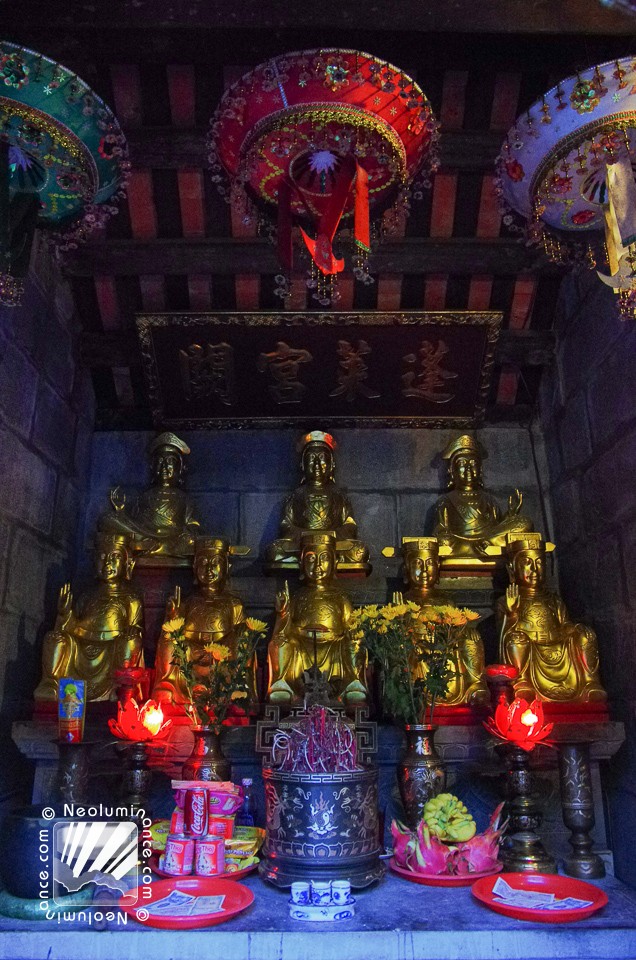 Trang An Temple Interior